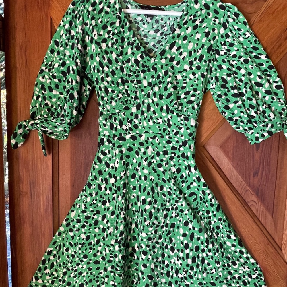 Dress by New Look (UK) Size 6 Green